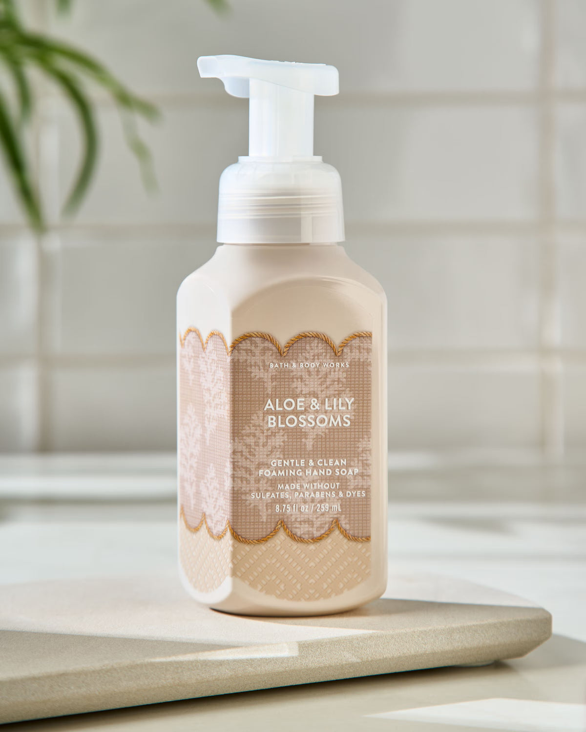САПУН „ALOE & LILY BLOSSOMS“ 259 мл.